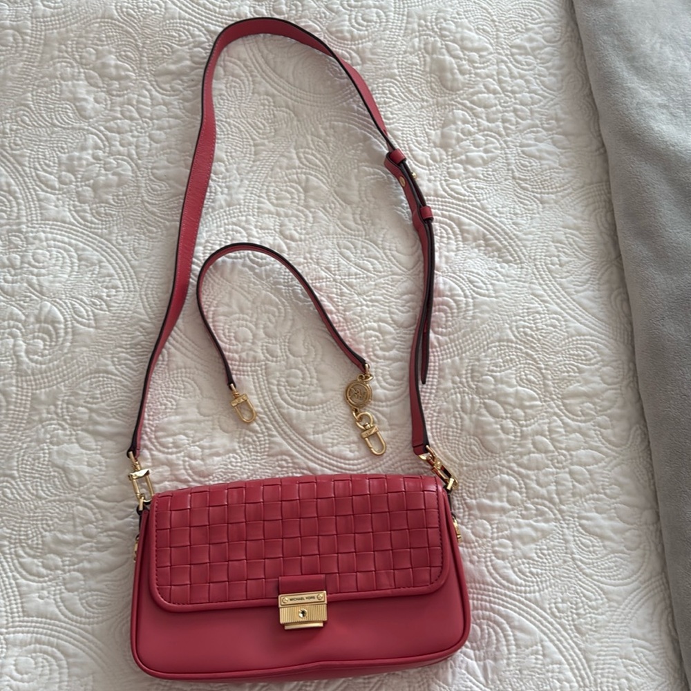 Michael Kors shoulder/crossbody purse